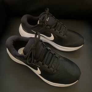 Women's Nike Zoom Structure 24